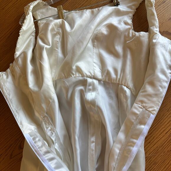 Vintage 1980s Wedding Dress Lace Bodice Satin Gown Classic Bridal Elegance - Picture 7 of 7